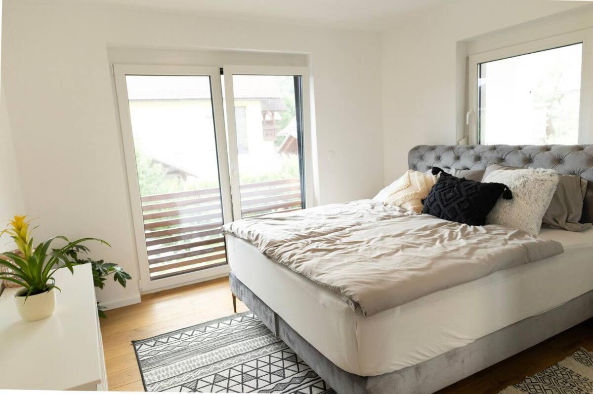Apartment Aura *