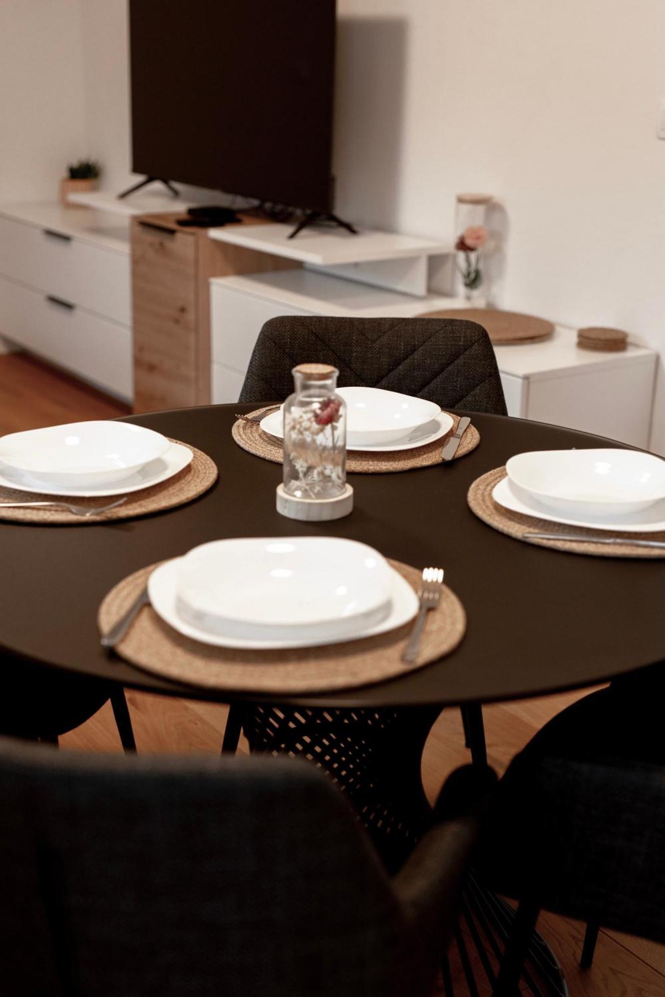 Apartment Aura *
