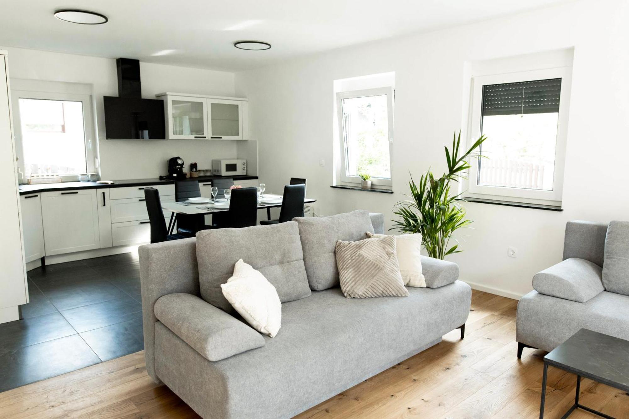 Apartment Aura *